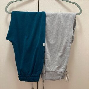 Vuori Woman’s Blue and Gray Joggers Pants.